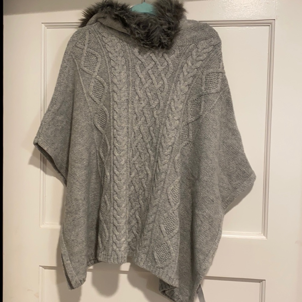 NWT-Gap Kids Faux Fur Hooded Sweater Poncho-Size: L